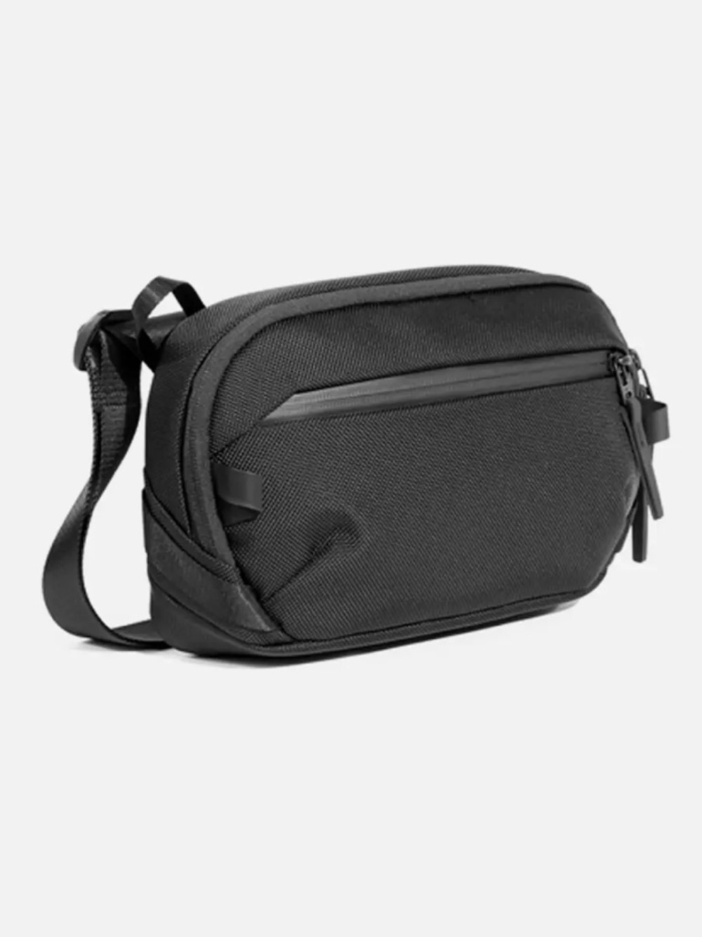 Aer Day Sling 4 Black 2.5L Hip Pack Sling